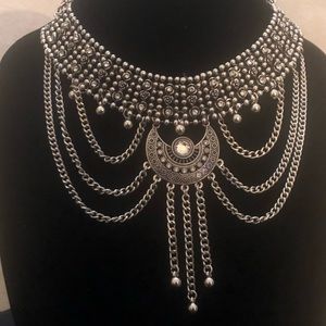 Exquisite Silver-tone Bib Style Necklace